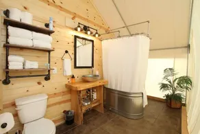 Glamping Zelt Nr. 9 im East Zion Resort (zwei Queensize-Betten) - Image 3