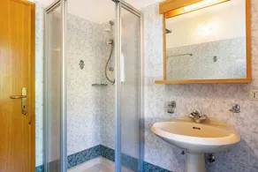 Appartamento 'Casa Ai Laresi 1' con vista sulle montagne, giardino privato e Wi-Fi - Image 4