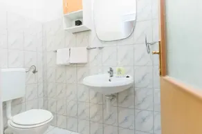 Holiday apartment with air conditioning and sea view - Image 2