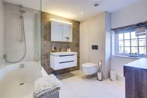Cottage-de Luxe-Salle de bain privée-Vue sur Rue - Image 4