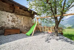 Chalet \"Schnitzers Ferienheisl\" mit Bergblick, Garten & WLAN - Image 2