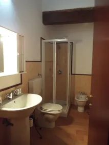 Villa with private pool between the Adriatic beaches and Monti Sibillini National Park - Image 4