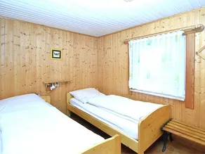 Holiday Home With Parking - Image 4