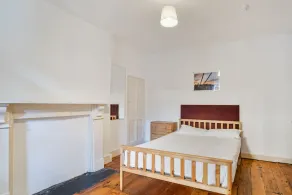 Double Room with Shared Bathroom - Image 5