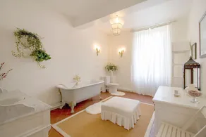 L'Oustal Des Fleurs - Four Bedroom Villa, Sleeps 8 - Image 2