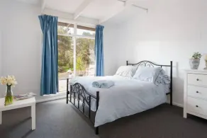 Ocean Whispers Sorrento - Complimentary late checkout on Sundays (Pet Friendly) - Image 3