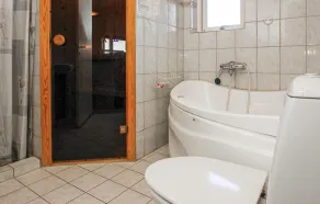 Awesome home in Sjølund with sauna - Image 3