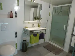 frodige grønne områder, moderne t3, pool, fantastisk udsigt, privat parkeringsplads have. - Image 4