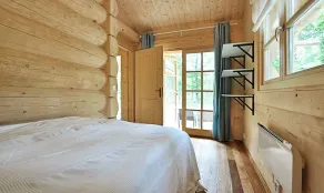 Beautiful and intimate cabin, open fireplace, close to nature. Pet friendly. - Image 4
