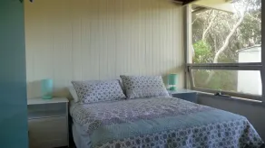 R&R at Point Roadknight - classic beach house 3 minute walk to beach - Image 4