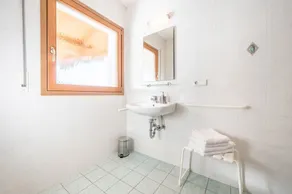 Apartment \"Klementhof Nr 7\" with Mountain View, Pool, Wi-Fi, Balcony & Garden - Image 5