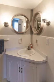 Golden Goose  Huge 5+ BR 3 bath 3 Miles to Cincy - Image 2