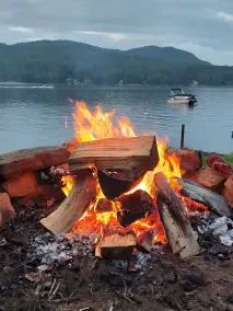Gorgeous lake view - Image 2