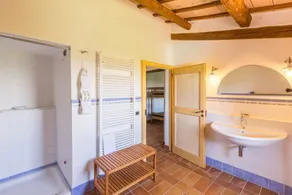 Villa Fufi, elegant sommerhus med swimmingpool nær Arcevia, i det rolige landskab i Marche - Image 3