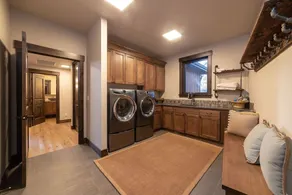 Exquisite Luxury Home with Panoramic Mountain Views & First-Class Amenities - Image 3