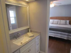 Belle maison Overland Park-Grand clôturé dans la cour arrière et garage double - Image 5
