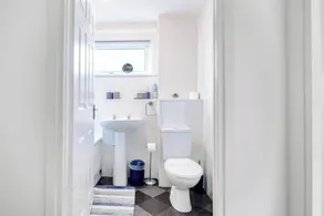 Balloch House  3 Bed in Shotts Close to Motorway - Image 3