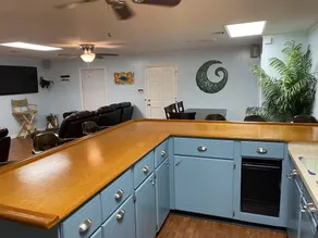 Prime spot located on the water, Luxury living Bayou front living at its finest. - Image 3