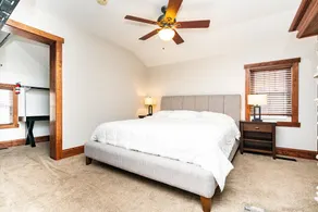 Beautiful Roscoe Village/Hamlin Park 4 bed 3 bath. - Image 5