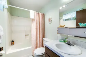 Delightful Waterfront Cabin w/ Large Deck, Free WiFi, Firepit, & Washer/Dryer - Image 3