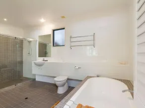 Unidad de agua salada 4 - Point Lookout, QLD - Image 3