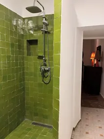 Renoverat traditionellt hus, komfort, söderläge terrasser, utsikt, sol, lugn - Image 3