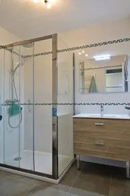Apartment-T3 - 5 Pers - Jardin-Ensuite with Shower - Image 2