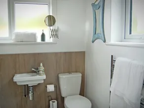 Alojamiento de 2 habitaciones en Annan - Image 4