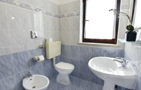 Apartment for couples in the house with pool Valica - Image 4