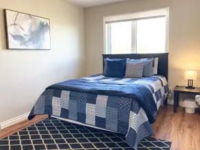 ❤️ Roomy 3-Bed Crew House by Reza Rentals - Image 5