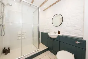 Peaceful Devon hideaway with wood fired hot tub and great pubs. - Image 2