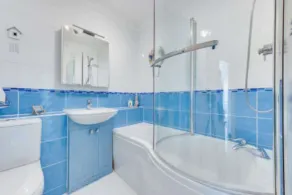 With spectacular sea views the flat is literally across the road from the Beach. - Image 4