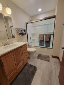 Lakeside Escape/ Ski Nordic Mt./ lakefront cabin/ pontoon rental/ Pets/ Hot Tub! - Image 4