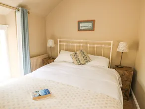 SILVA, pet friendly, with open fire in Penmon - Image 3