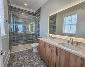Gorgeous water views, a private swimming pool & easy access to private beach! - Image 4
