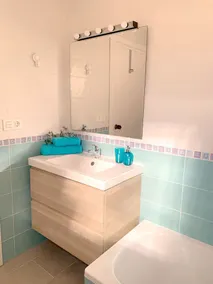 Beachfront apartment in residential with pool - Image 4