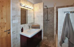 2 Bedroom Stunning Home In St Etienne De Boulogne - Image 2