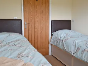 2 bedroom accommodation in Llanllechid, near Bangor - Image 4