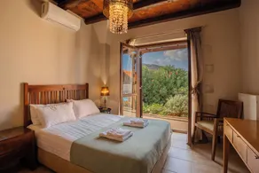 Villa Petra -Fantastic Sea and Mountain Views, High speed internet in all rooms - Image 5