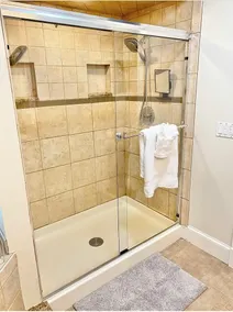 LAKE HOME! HOT TUB, GYM, FREEgolf cart, 2 kitchens - Image 4