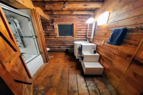 Authentic Log Cabin in the Pocono Mountains - Image 5