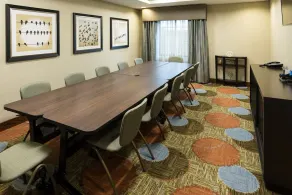 Suite with Pool |  Business Essentials - Image 5