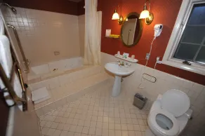 Saddleback Inn at Lake Arrowhead - Image 5