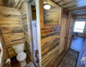 Discover the Ultimate Lake Cabin in Voyageurs National Park! The Kabby Cabin! - Image 2
