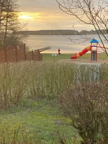 Bangalô de férias na margem noroeste do Müritz, com vista direta para o lago - Image 2