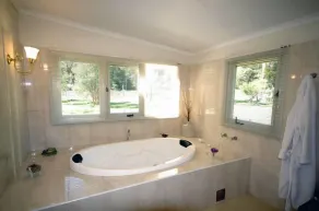 Lal Lal Falls Cottage - Image 2