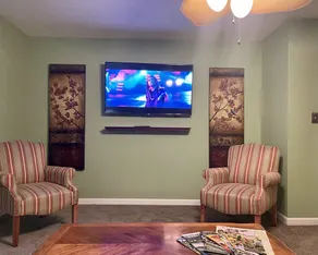 Entire House Family-Pets-Friendly Close to i65. - Image 2