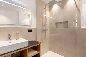 Apartamento 'Similde' com vista para a montanha, terraço partilhado e acesso Wi-Fi - Image 3