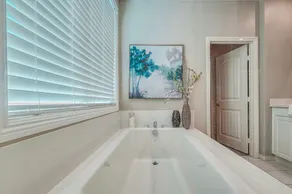 1000MBPS Wifi★One Story Luxury 5 Bedrooms Model Home - Image 5