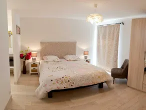 Renovated countryside cottage with pets allowed - Image 5